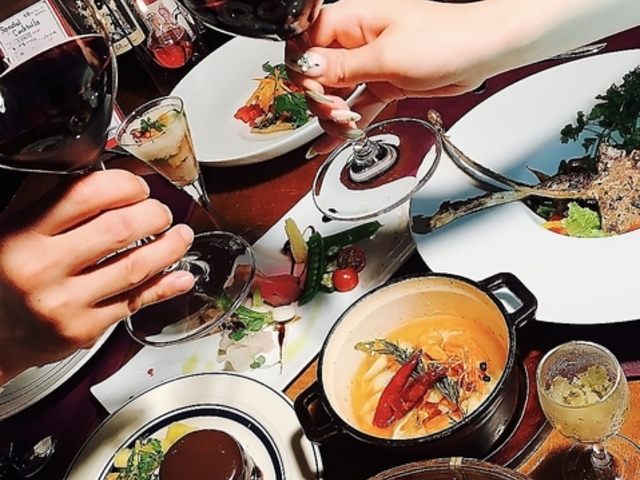 Dining&Bar CURIOUS キュリアスの写真1