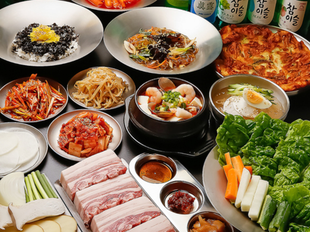 韓国料理専門店 チカチキン江坂店の写真1