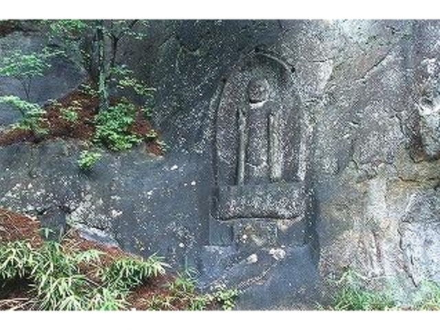 観音山周辺石造物群の写真1