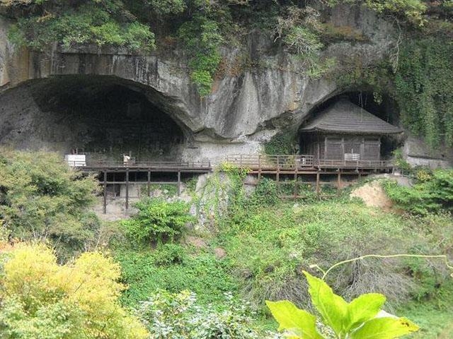 普光寺・普光寺磨崖仏