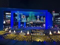 JR丸亀駅 駅前ライトアップの写真1