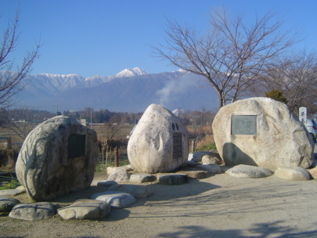 ひっちぃさんの早春賦歌碑の投稿写真1