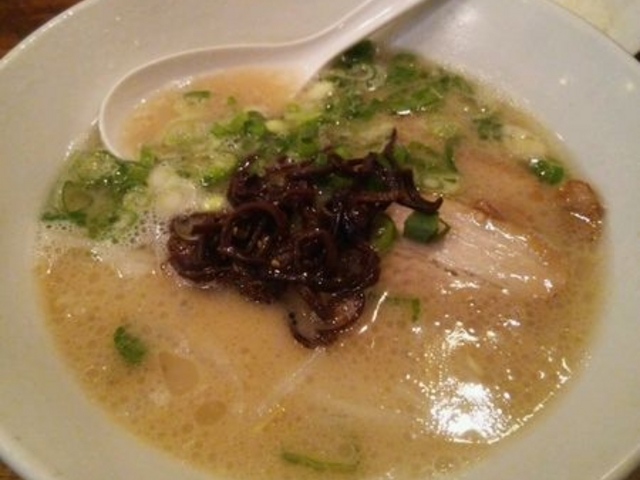 「白丸元味」をいただきました。女性でも食べやすいくせのない豚骨ラーメンです。_一風堂 恵比寿店