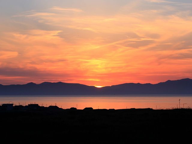 礼文に沈む夕日を眺める_礼文島