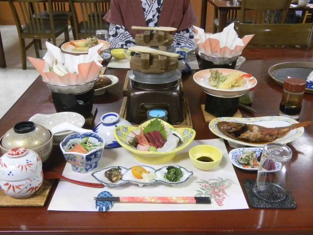 丹沢荘の夕食_中川温泉