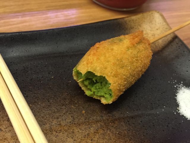 えんどう豆の串揚げ_焼きとりの八兵衛