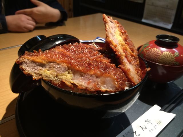 1380円の桜なんとか豚にしました。こんなに美味しいソースカツ丼は初めて食べました!!_とん亭