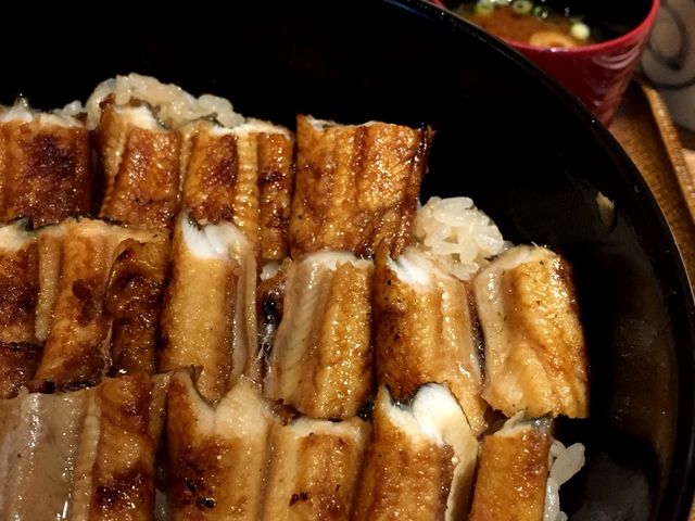 香の物、お吸い物もつきます。_あなごめし うえの