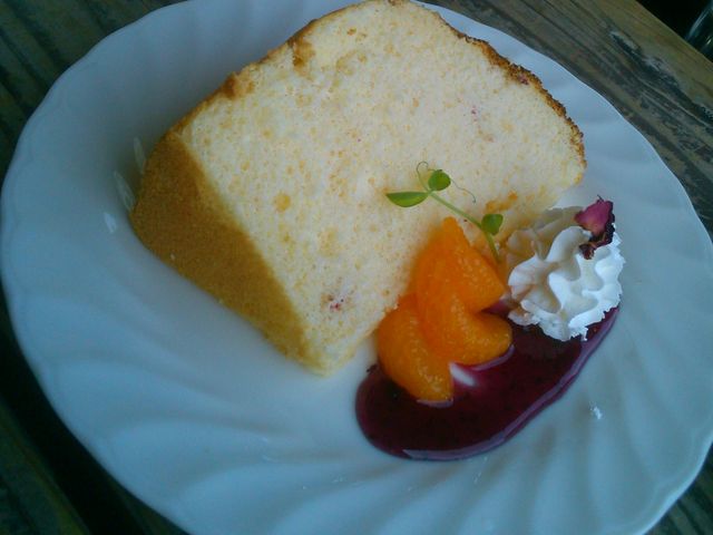 バラのお花のシフォンケーキ。_Cafe Pic