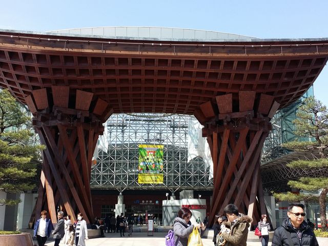 JR金沢駅