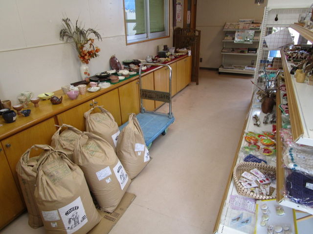 店内_福富物産しゃくなげ館