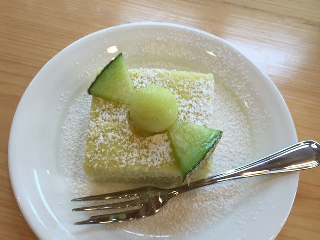ケーキです_南張メロン 川口農園