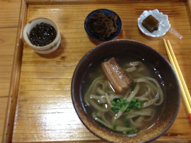 微妙なダシ_もずくそばの店 くんなとぅ