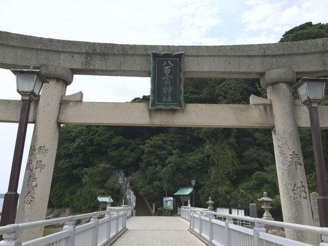 竹島大橋は手をつないで渡ると良いそうです_八百富神社(竹島弁天)