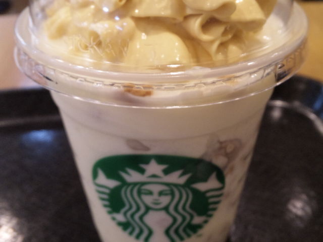 ベイクドチーズケーキフラペチーノ®・610円_スターバックス・コーヒー ゆめタウン呉店