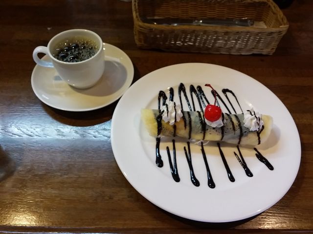 バナナクレープ_KITCHEN TABLE