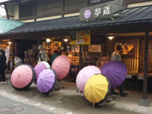 街道沿いのお店_由布院温泉