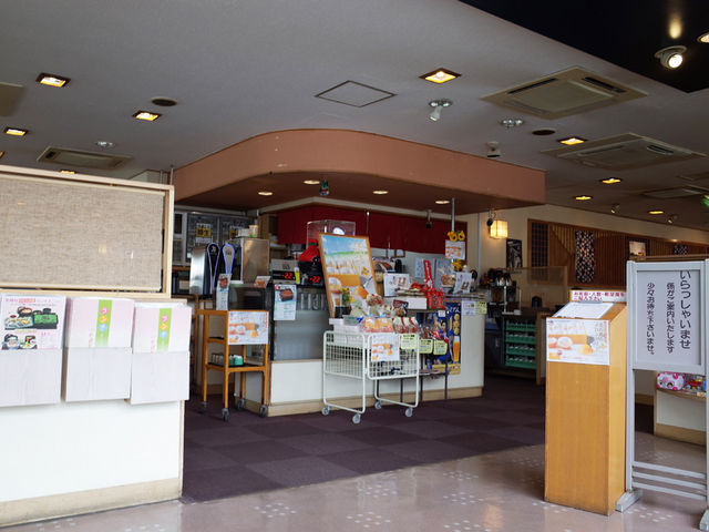 こちらがエントランス_和食レストランとんでん白幡店