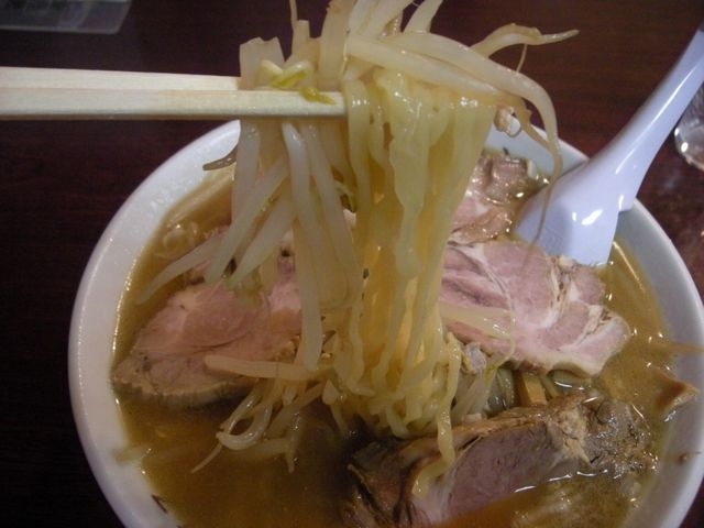 全く普通のラーメンなんだが、これが実に美味い_よしのや食堂