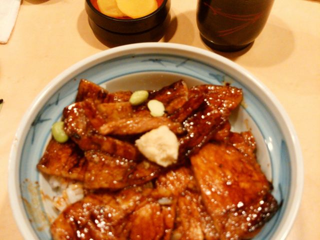 ロースとバラが楽しめる!_豚丼のはなとかち