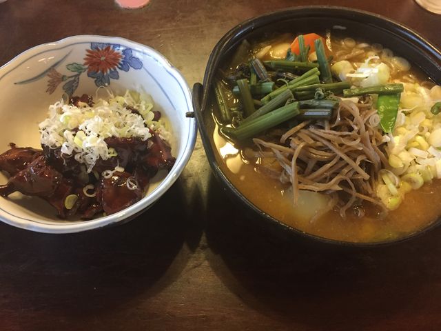 ご当地感のあるほうとうと鳥もつ煮_甲州ほうとう小作双葉バイパス店