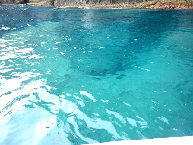 青の洞窟近くの海_小樽青の洞窟 龍宮クルーズ