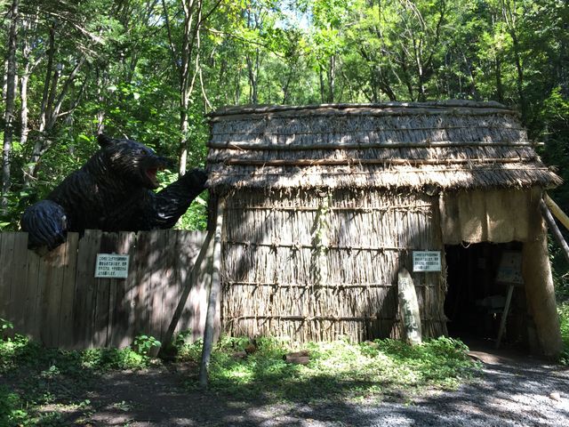 恐ろしい熊のオブジェ_三毛別羆事件復元地