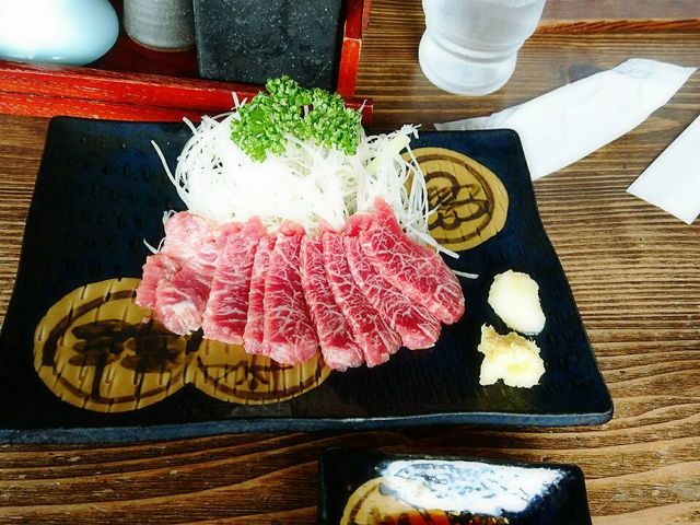 馬刺し_ほうとう不動 東恋路店