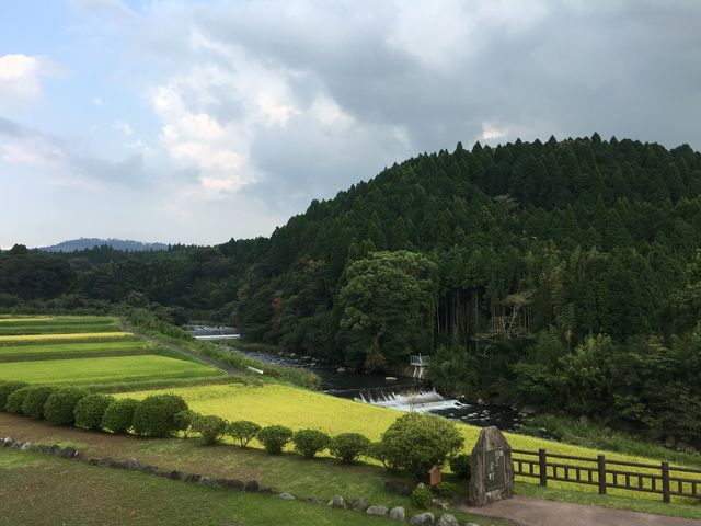 お店の裏手の景色_霧島町蒸留所「明るい農村」