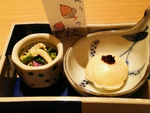 右手のゴマ豆腐は絶品_文珠荘