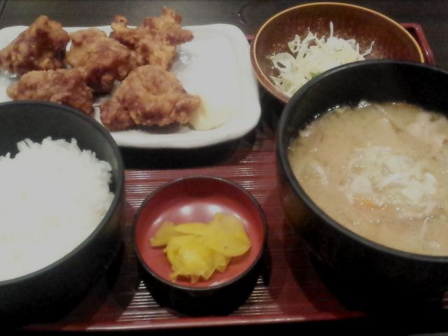 ザンギ豚汁定食498円_焼鳥 串カツ&飲み放題 たま テレビ塔店