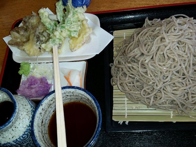 天もりそば 700円 いつもこれです。お気に入り。_たかつき