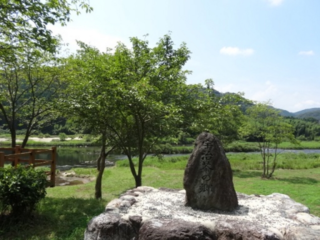 裏には木津川が流れています_南山城村農林産物直売所