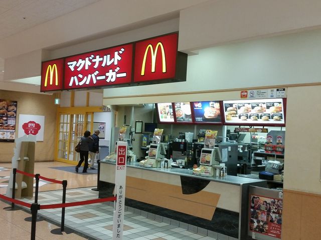 店舗外観_マクドナルド島田アピタ店