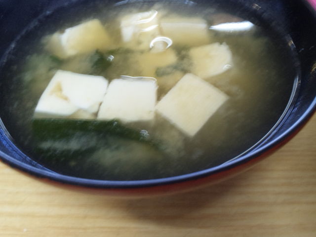 豆腐とわかめのお味噌汁_みずぐち