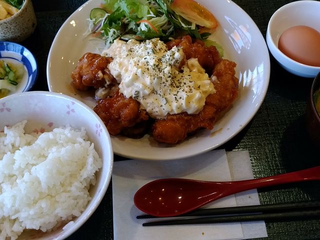 チキン南蛮定食。タルタルソースもたっぷりかかっていて、おいしかったです。_コッコファーム たまご庵