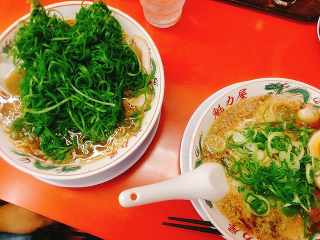 一つは大盛りで。_ラーメン魁力屋 河原町三条店