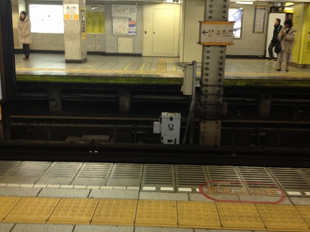 虎ノ門駅ホーム_虎ノ門駅