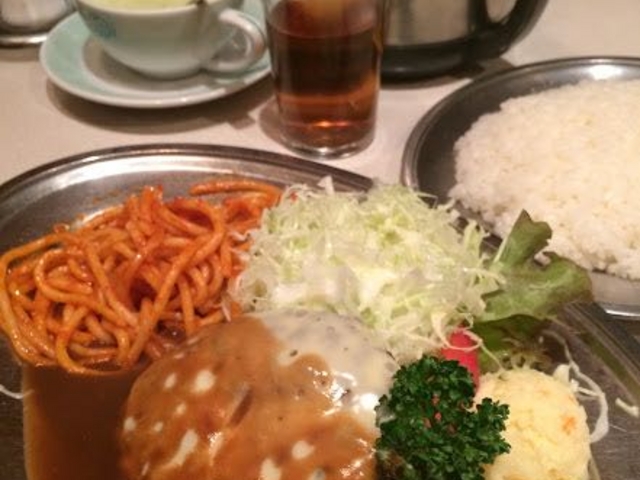 一緒についてくるスパゲティも良い味です!_センターグリル