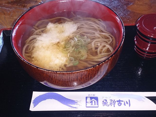 「飛騨娘そば処」の手打ちそば。_道の駅 アルプ飛騨古川