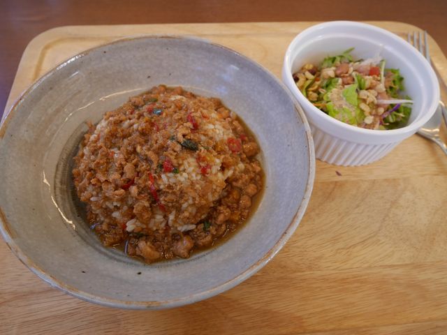 サラダとセットのランチ_cafe’ほんぐう