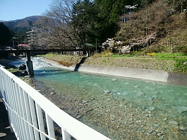 四万川_湯の宿山ばと