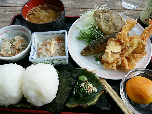 右下はミカンです_こまめ食堂