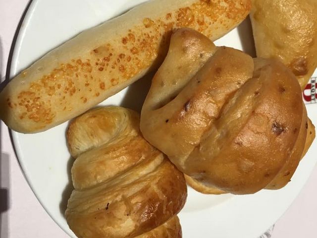 焼きたてパン_バケット BAQET ヨドバシ梅田店