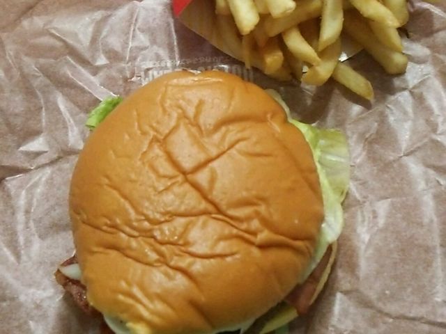 ハンバーガー_マクドナルド神戸大開通店