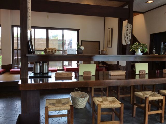 訪れた時は満席でしたが、帰る時は他のお客さんが居なかったのでパシャリ。_うちだ
