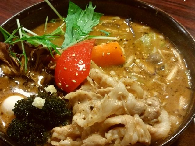 上富良野ラベンダーポークの豚しゃぶと7種きのこの森_スープカレー・GARAKU