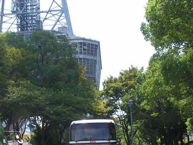 テレビ塔の下にビアガーデンがあります_名古屋テレビ塔 ビアガーデン
