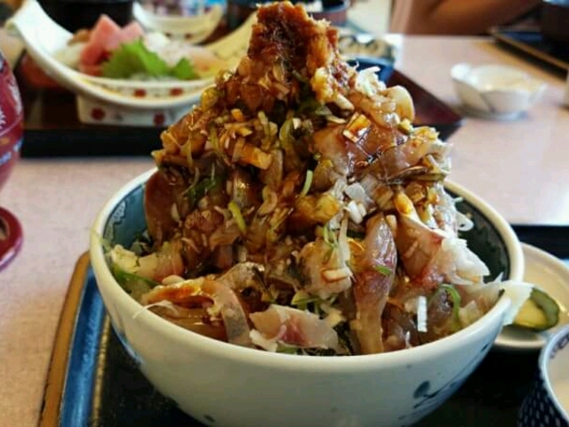 あじのたたき丼_大衆磯料理 磯辺