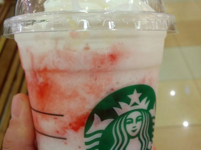 色合いも綺麗。ストロベリークリームフラペチーノ。_スターバックス・コーヒー 長岡リバーサイド千秋店